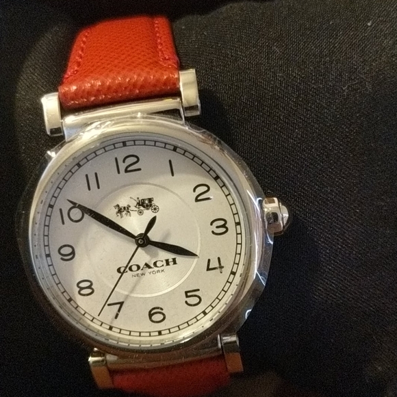 Coach ladies watch - Picture 2 of 4